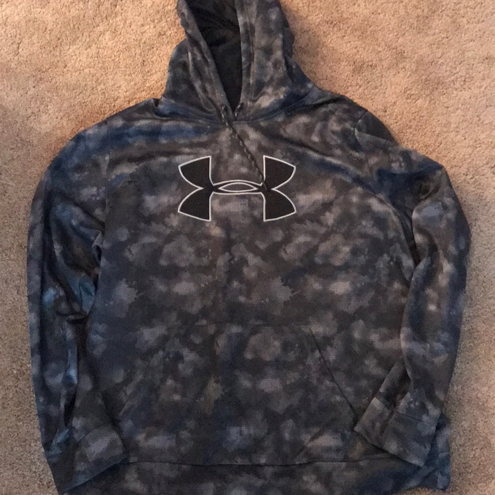 Men’s black and gray camo under armour hoodie